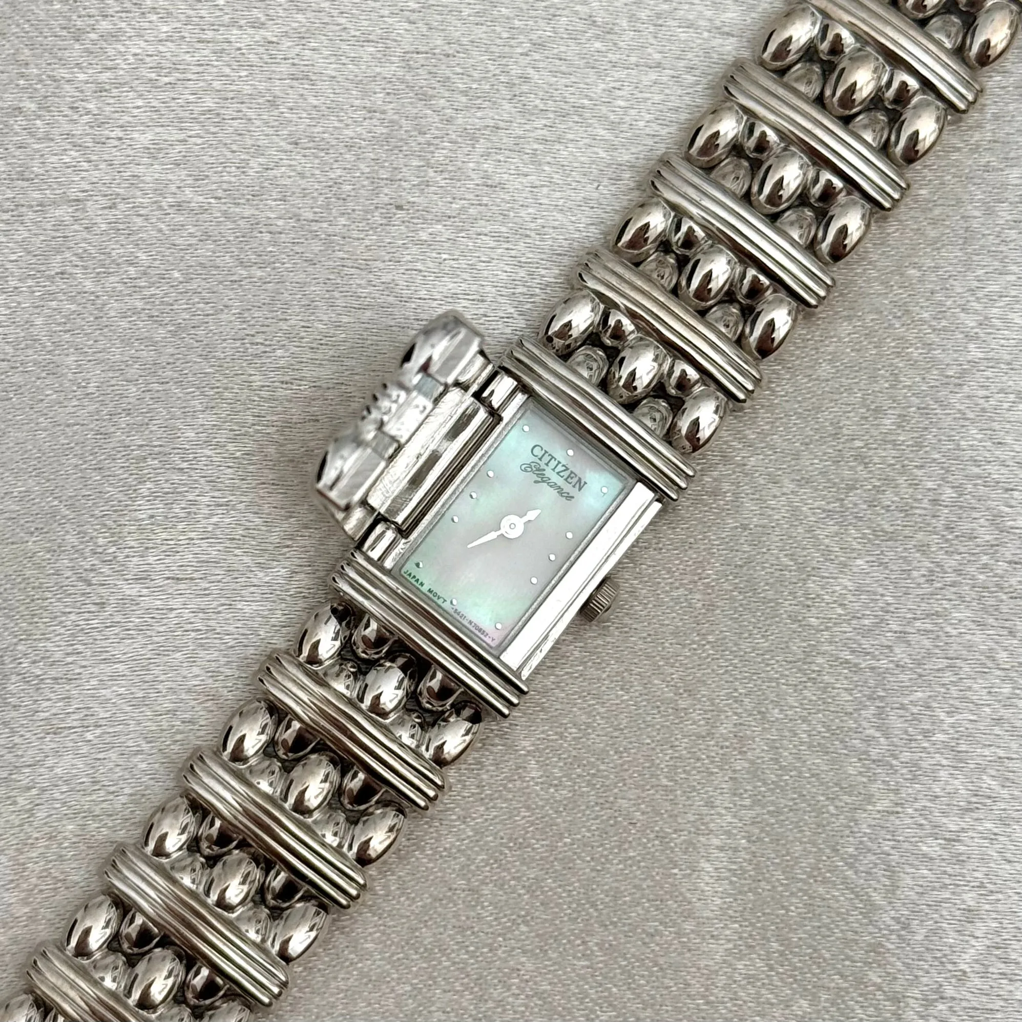 VINTAGE CITIZEN MOTHER-OF-PEARL SILVER WATCH