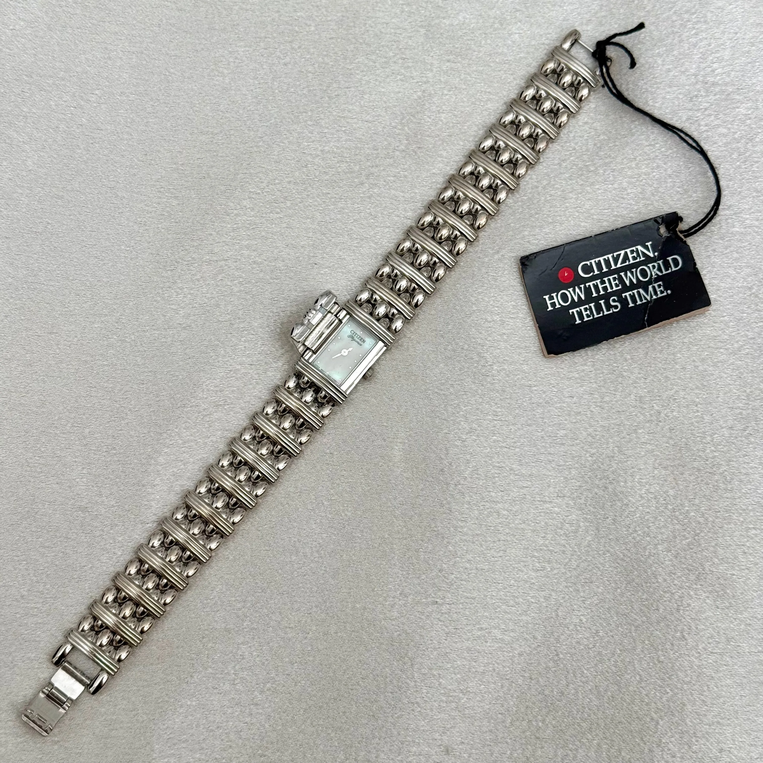 VINTAGE CITIZEN MOTHER-OF-PEARL SILVER WATCH