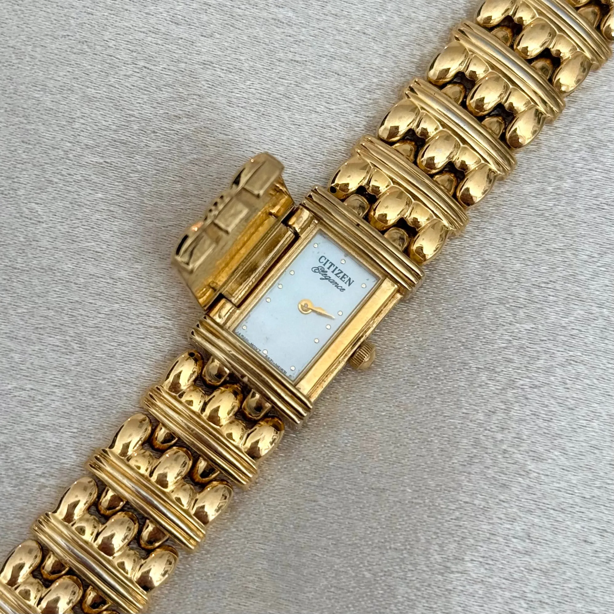 VINTAGE CITIZEN MOTHER-OF-PEARL WATCH
