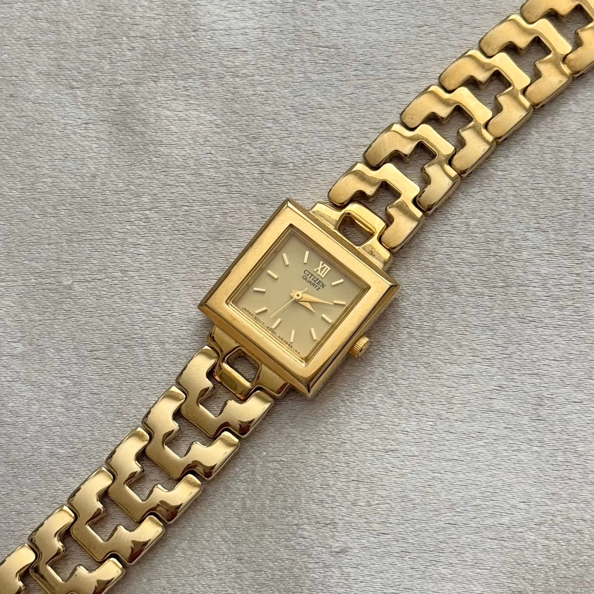 VINTAGE CITIZEN WATCH