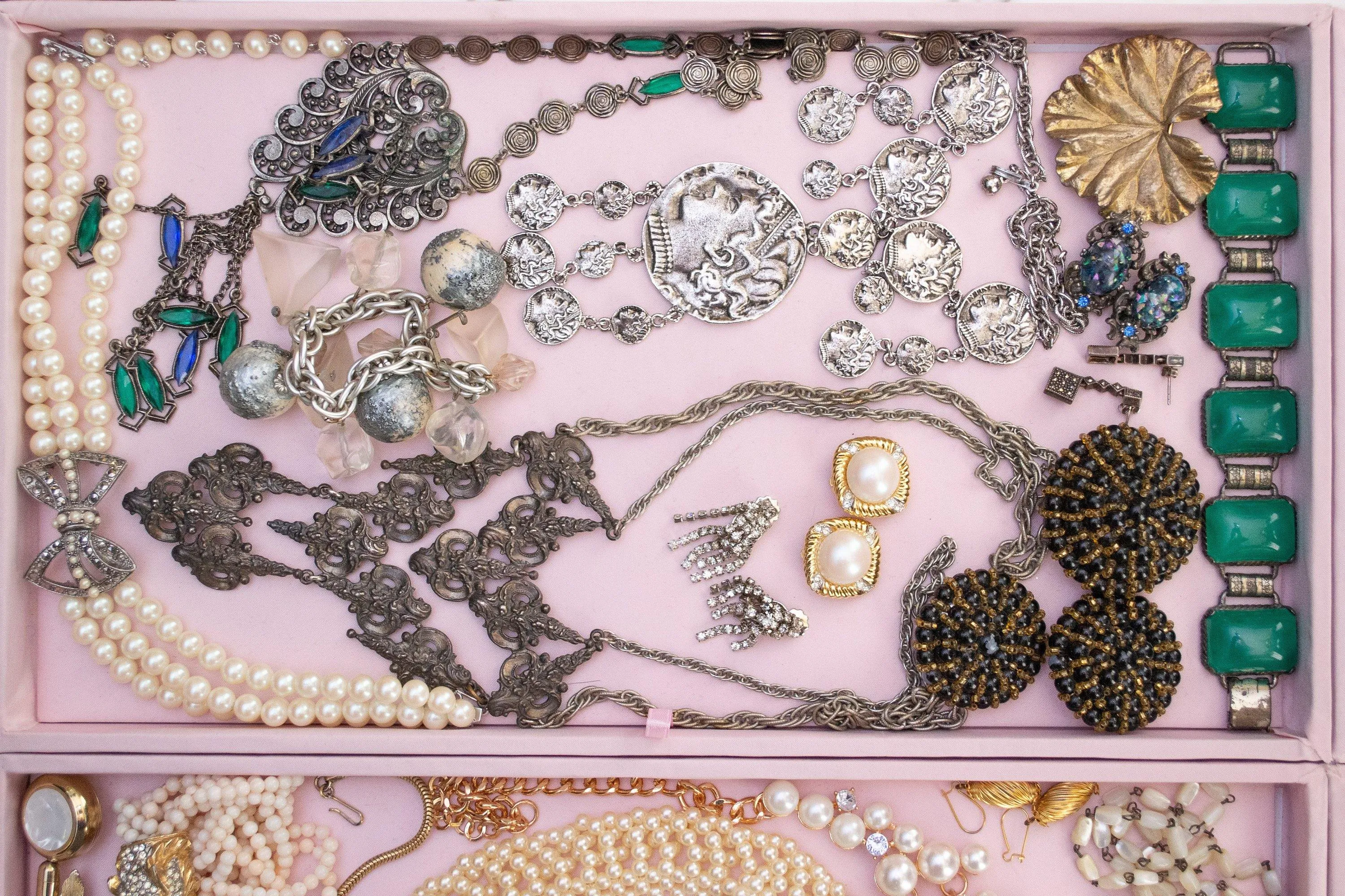 Vintage Crown Trifari Gold Necklace with Pearls and Rhinestones