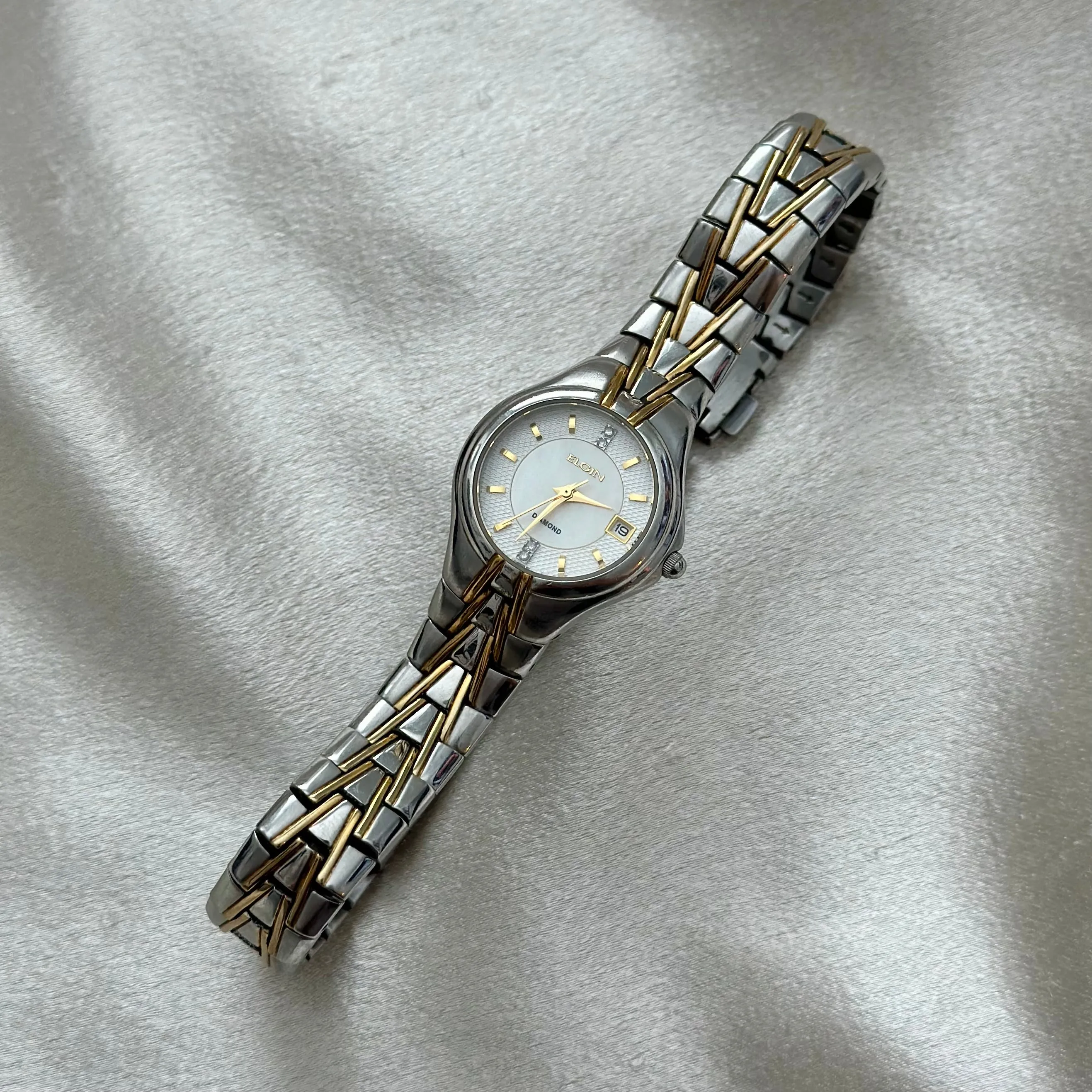 VINTAGE ELGIN TWO-TONED WATCH