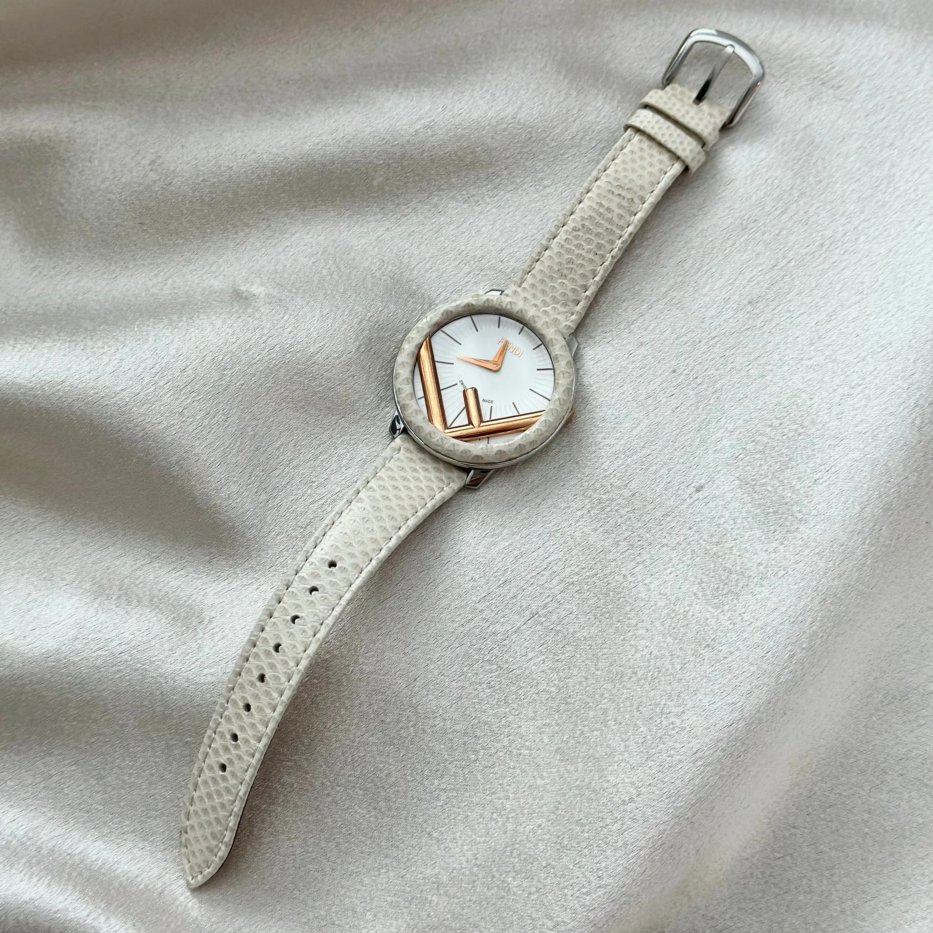VINTAGE FENDI LEATHER WATCH