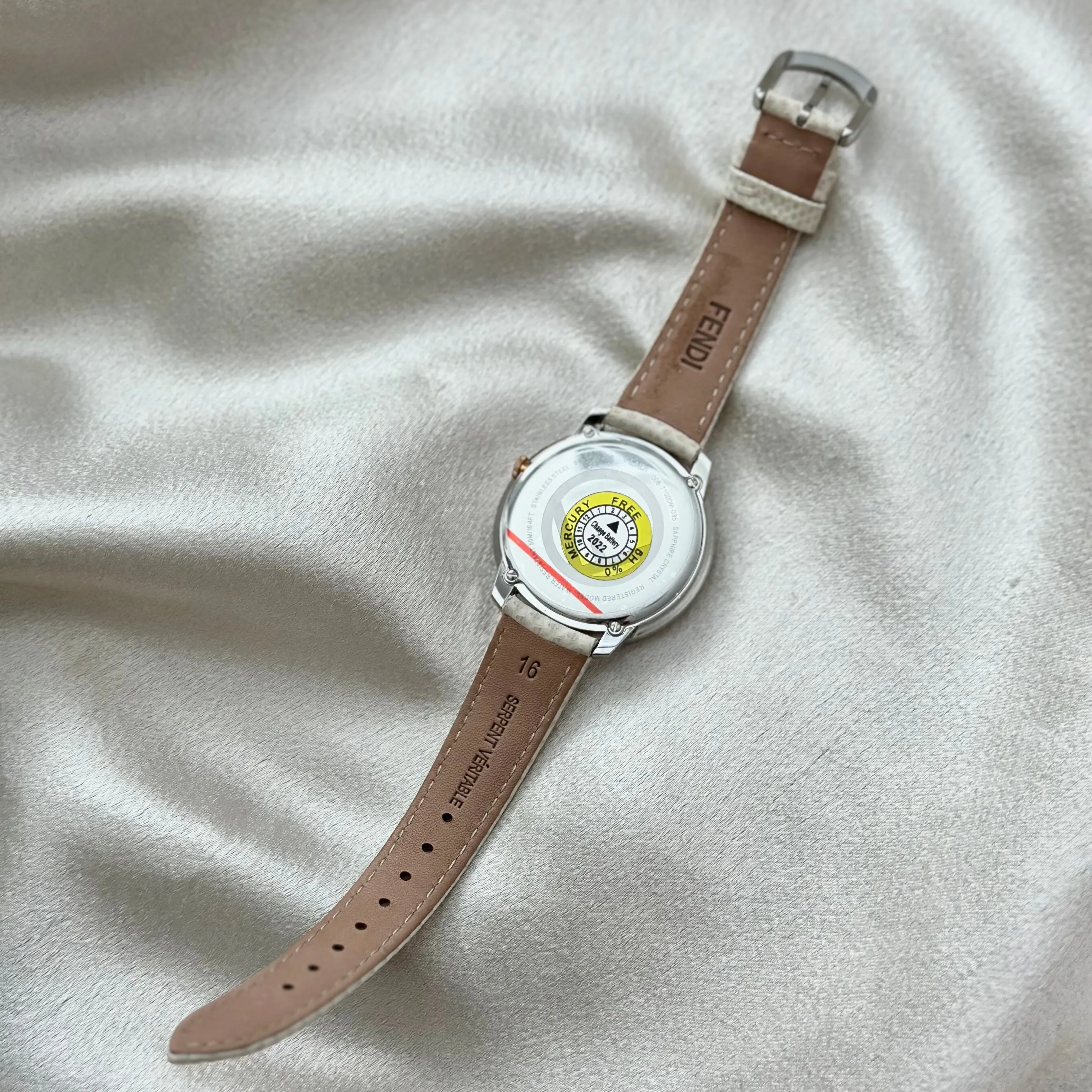VINTAGE FENDI LEATHER WATCH