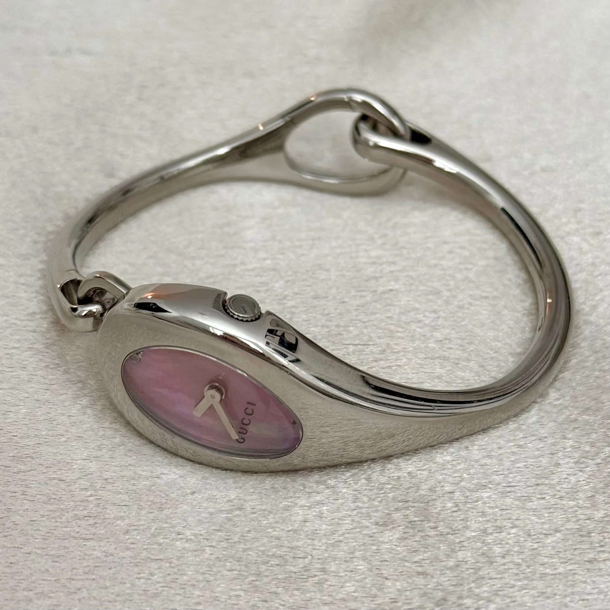 VINTAGE GUCCI IRIDESCENT DIAL DIAMOND WATCH