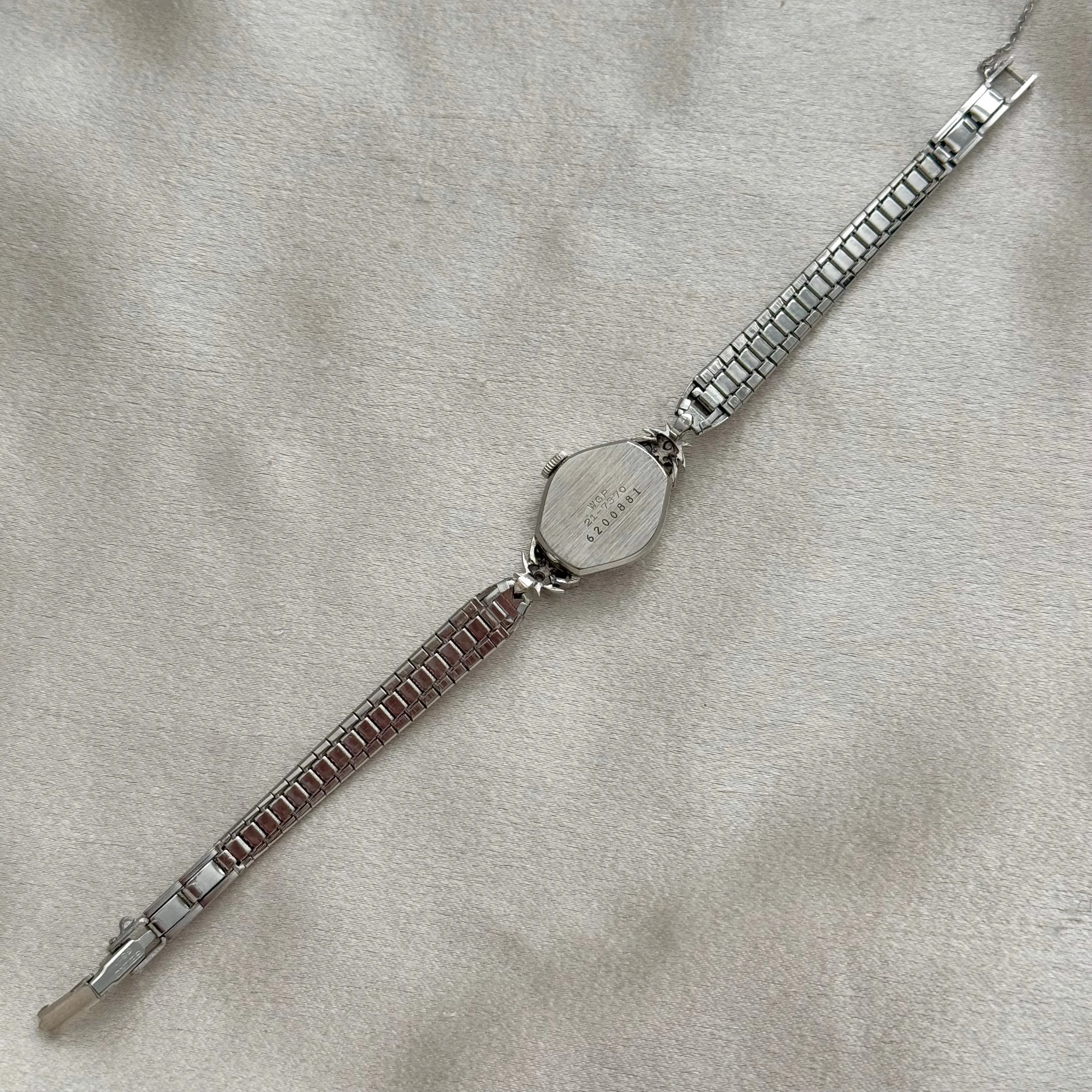 VINTAGE SEIKO DIAMOND SILVER DAINTY WATCH
