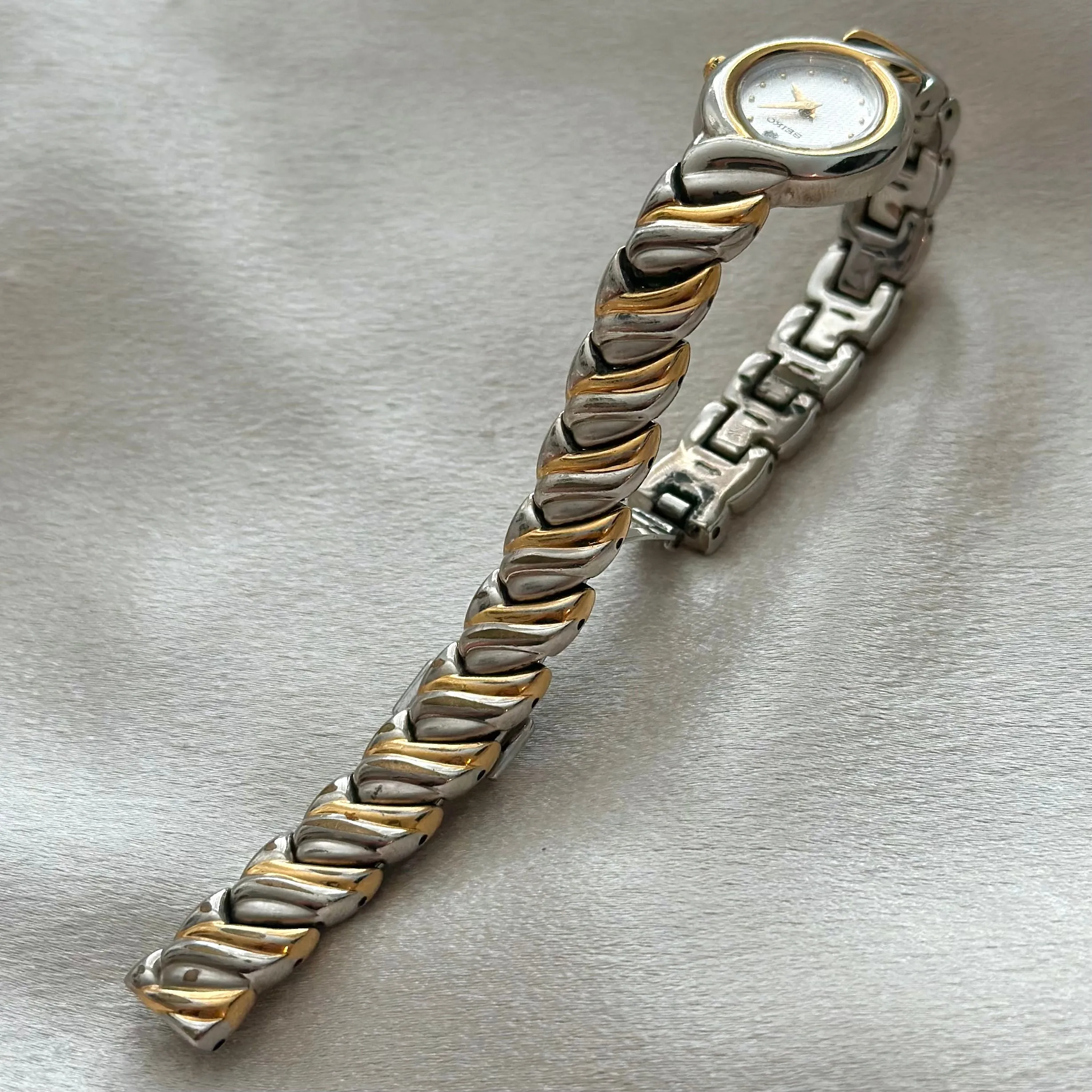 VINTAGE SEIKO DIAMOND TWO-TONED WATCH