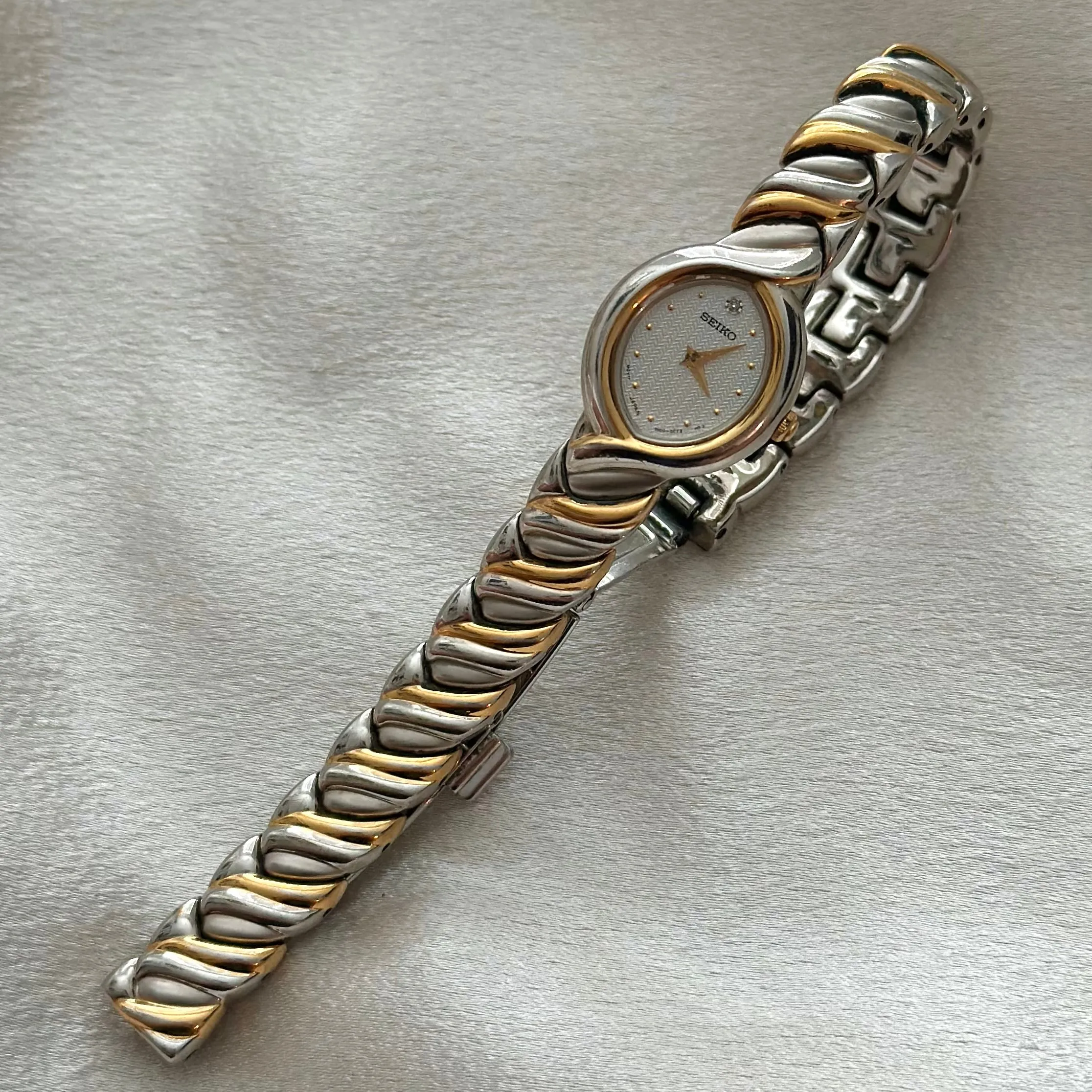 VINTAGE SEIKO DIAMOND TWO-TONED WATCH