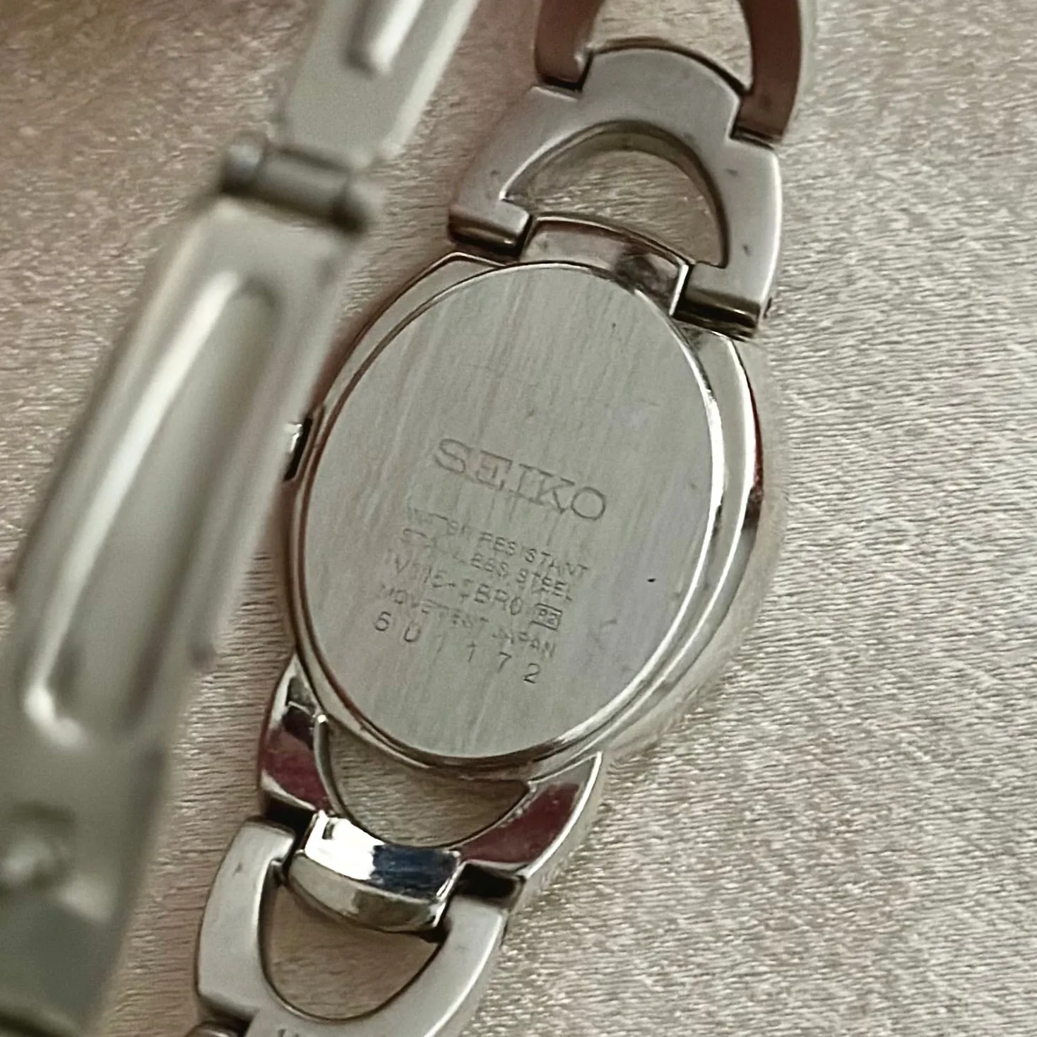 VINTAGE SEIKO MOTHER-OF-PEARL & DIAMOND SILVER WATCH