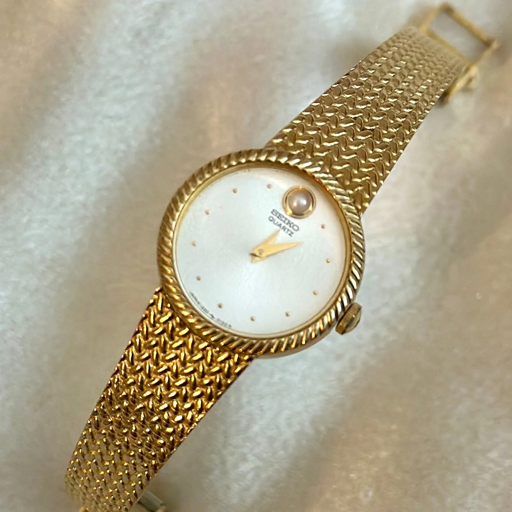 VINTAGE SEIKO PEARL WATCH