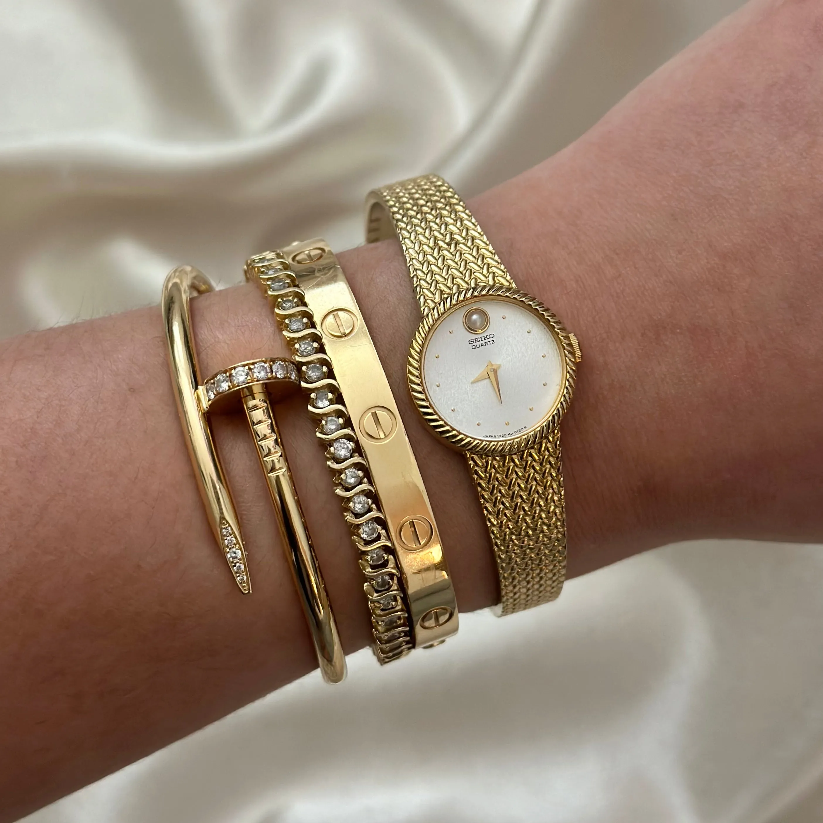 VINTAGE SEIKO PEARL WATCH