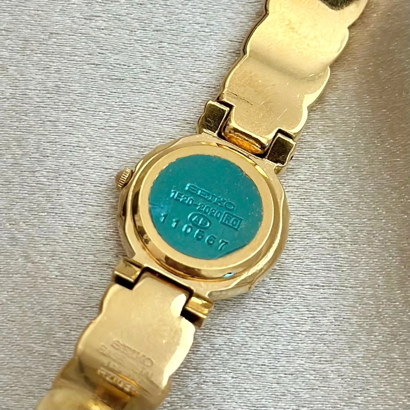 VINTAGE SEIKO RUBY & DIAMOND DAINTY WATCH