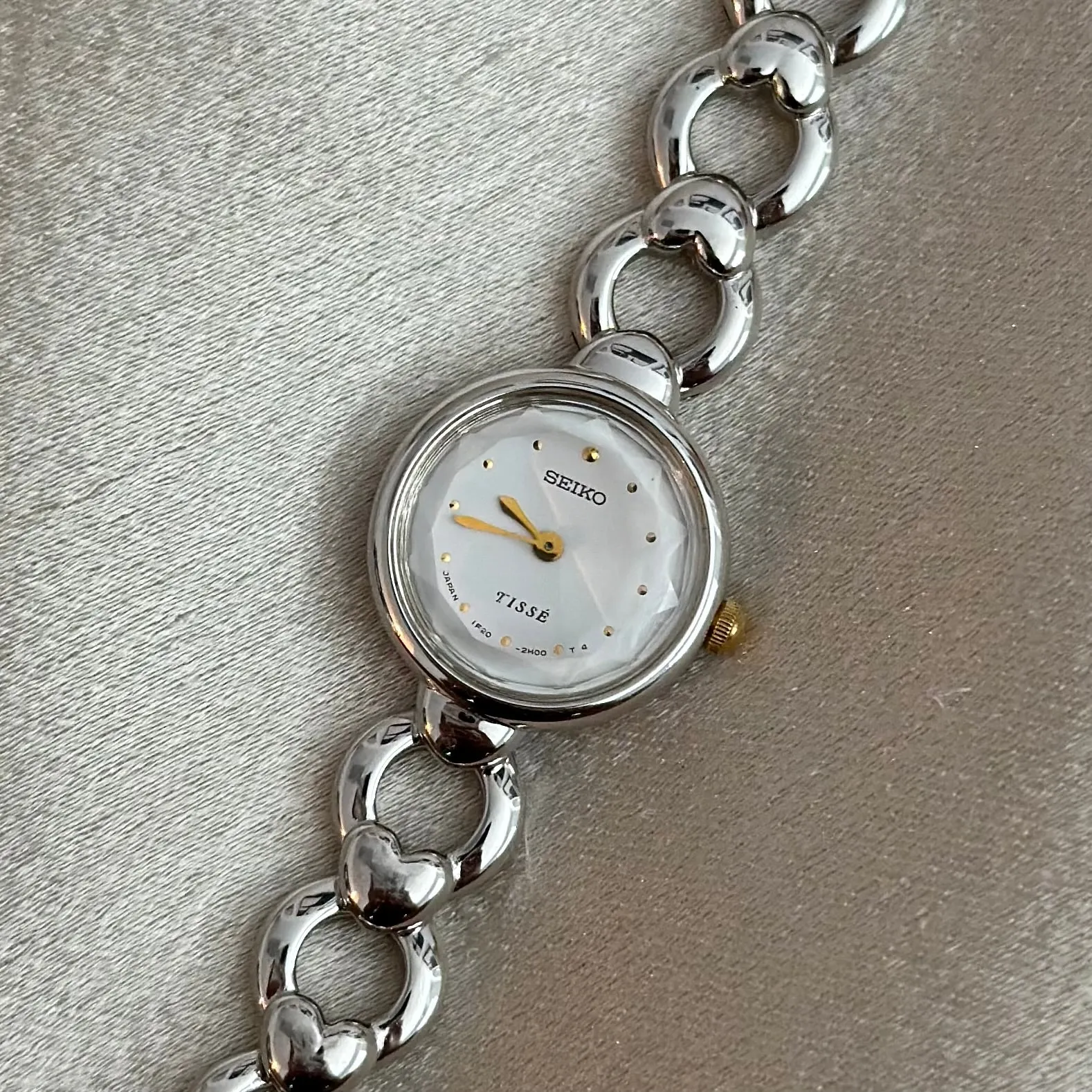 VINTAGE SEIKO SILVER WATCH