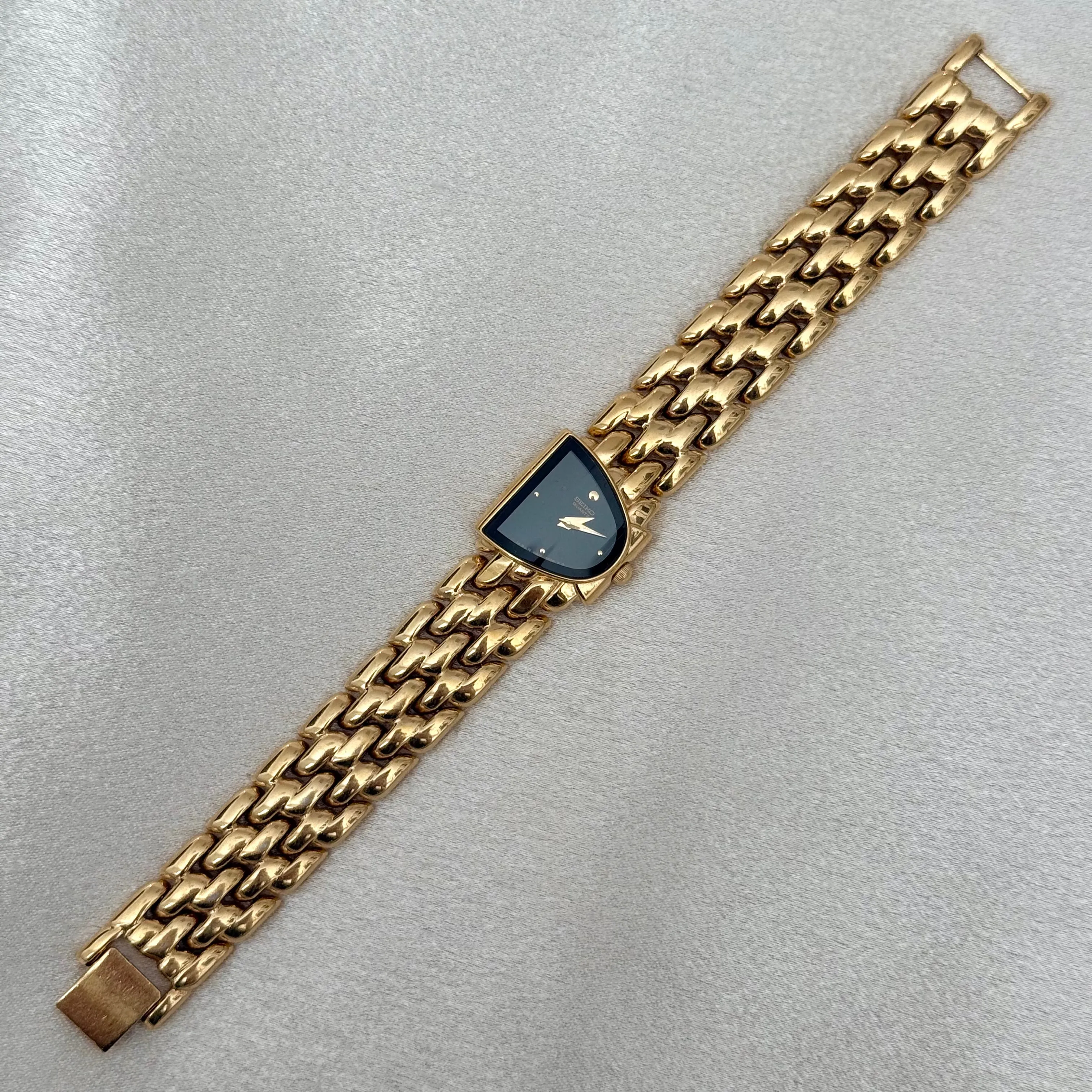 VINTAGE SEIKO WATCH