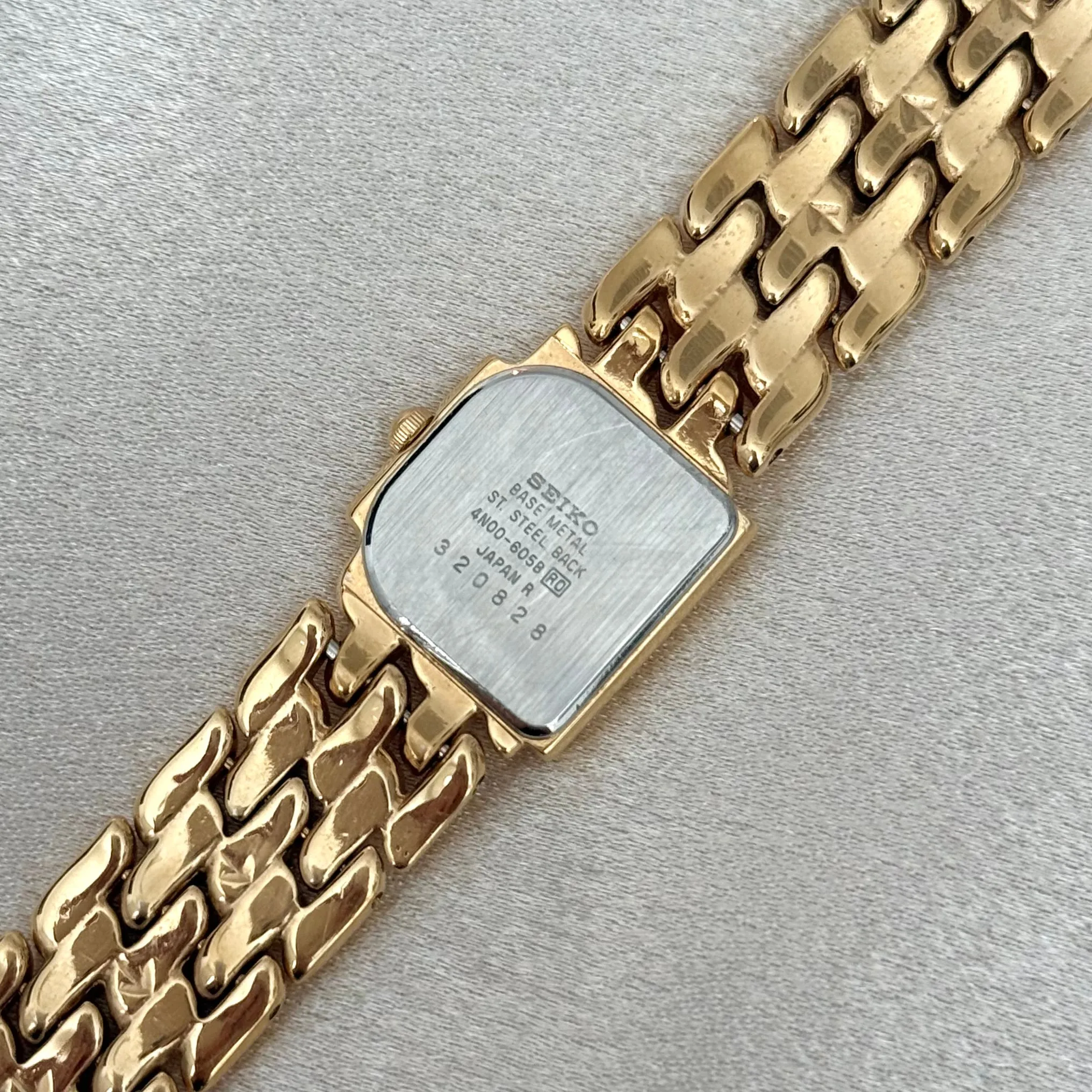 VINTAGE SEIKO WATCH