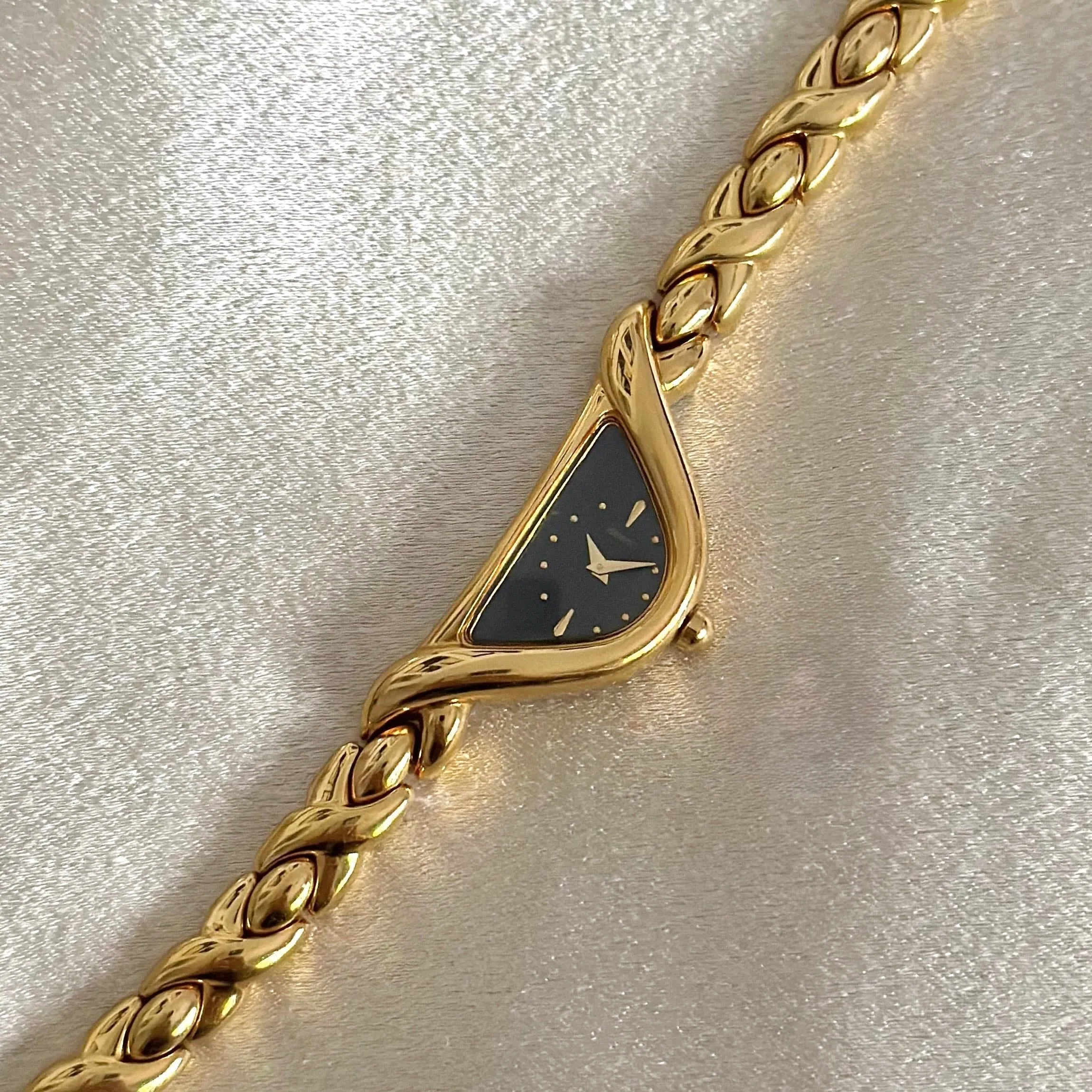 VINTAGE SEIKO WATCH
