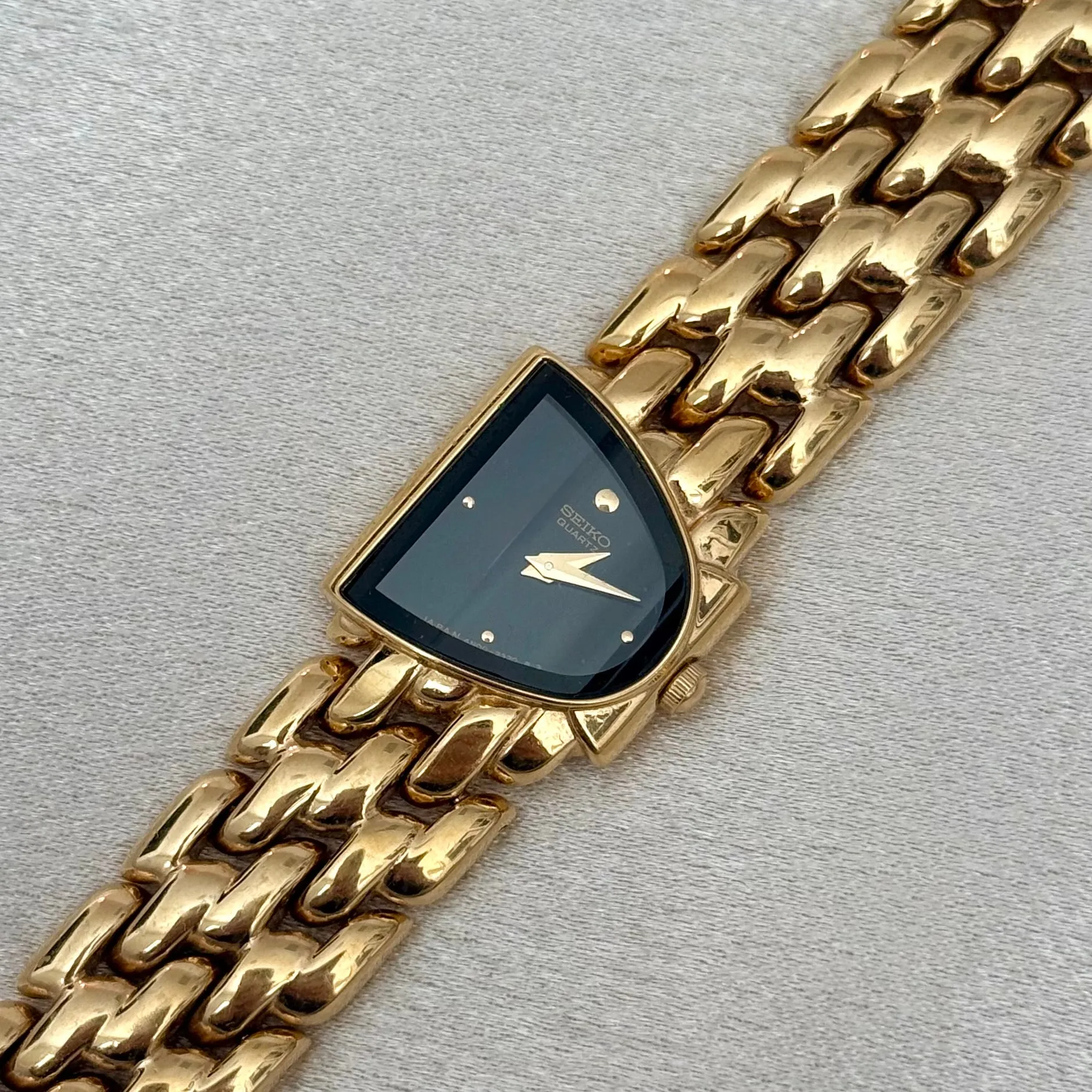 VINTAGE SEIKO WATCH