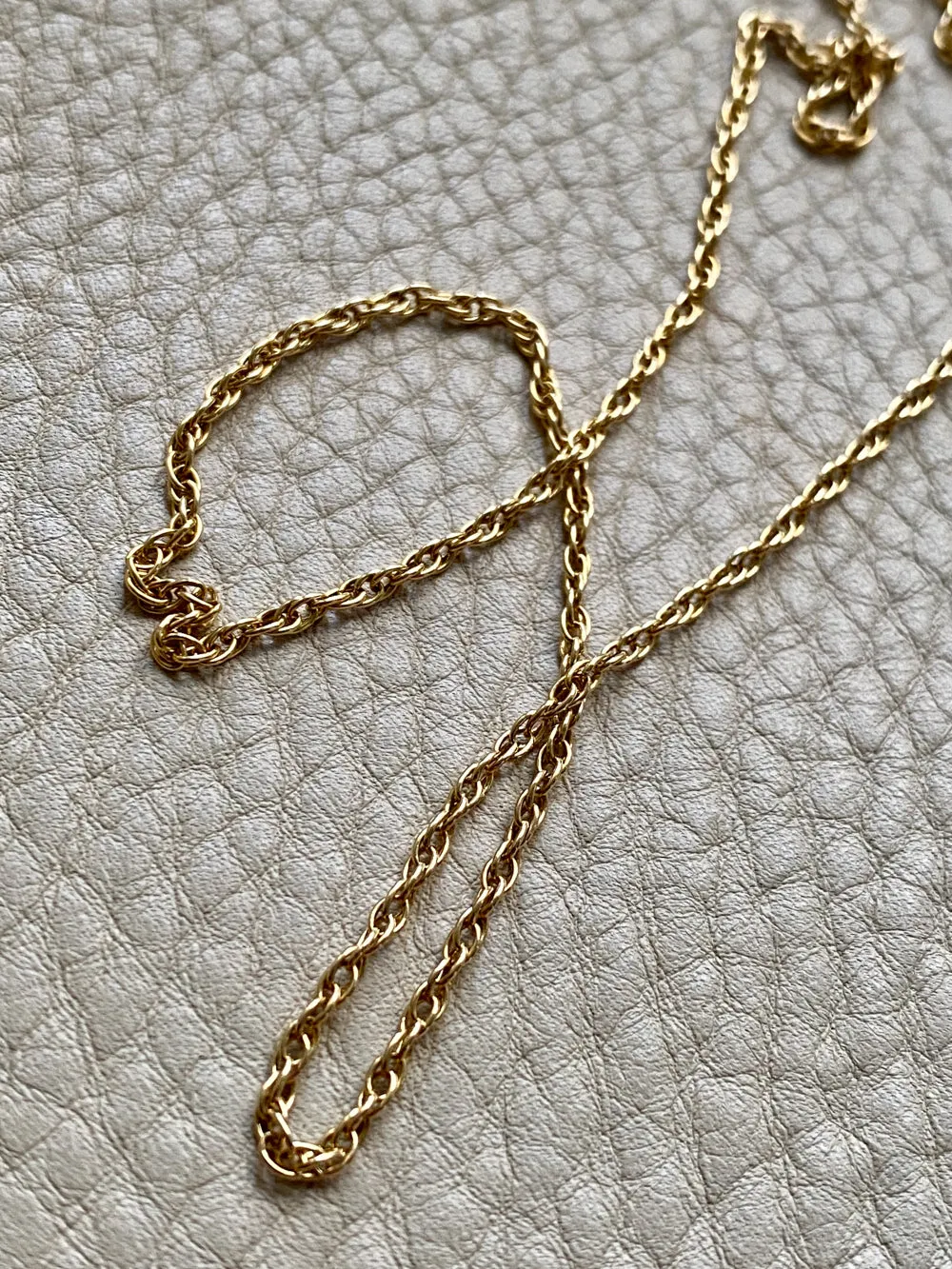 Vintage Spiral Link Chain Necklace in 18k Gold - 22.5 Inch Length