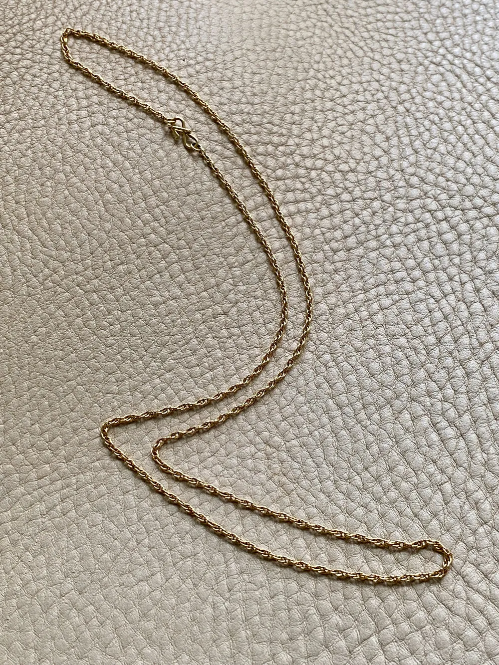 Vintage Spiral Link Chain Necklace in 18k Gold - 22.5 Inch Length