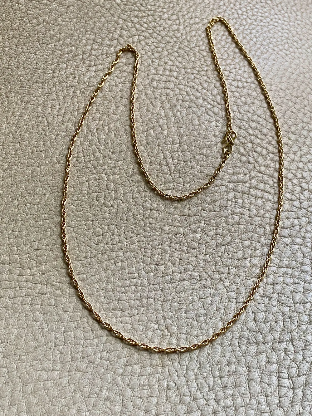 Vintage Spiral Link Chain Necklace in 18k Gold - 22.5 Inch Length