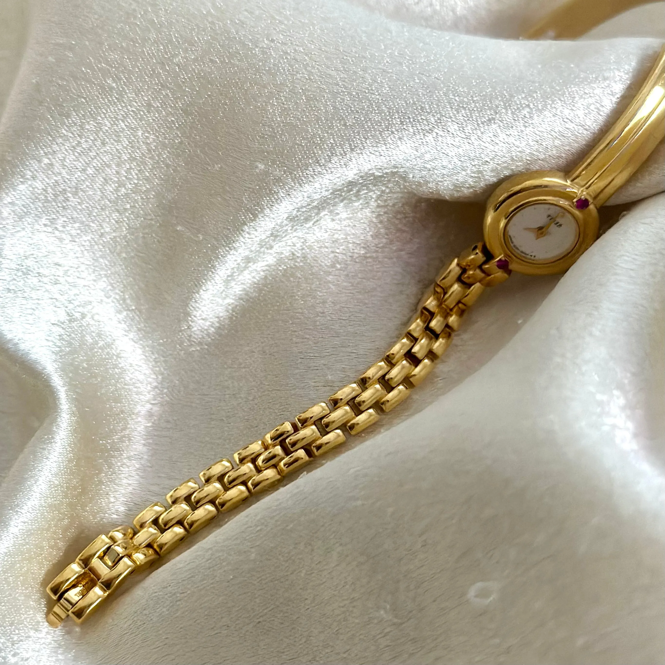 VINTAGE TISSÉ RUBY DAINTY WATCH
