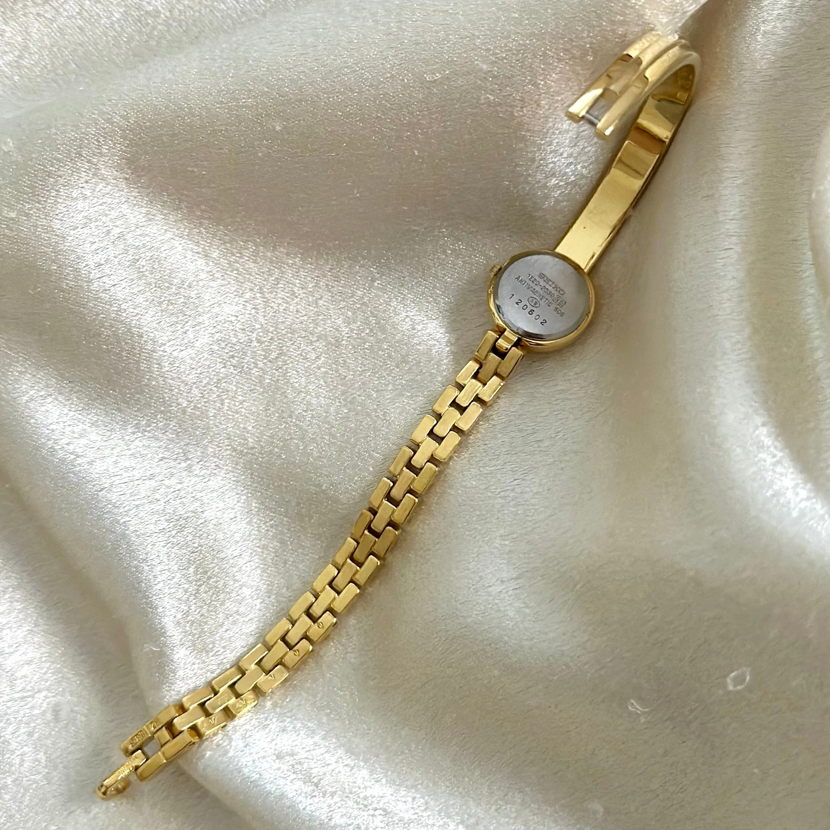VINTAGE TISSÉ RUBY DAINTY WATCH