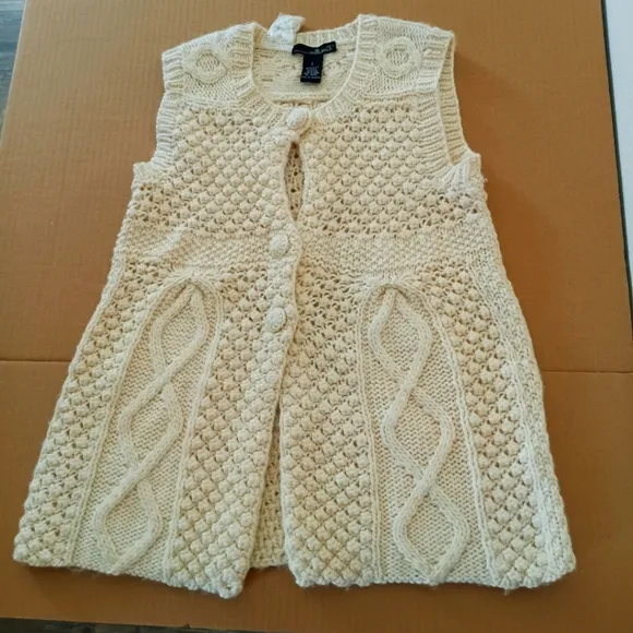 Willi Smith Wool Blend Cream Sweater Crochet Vest Button Closure Size Large New!