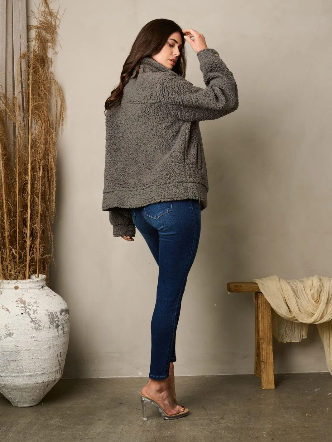 WOMEN'S LONG SLEEVE BUTTON UP SHERPA JACKET