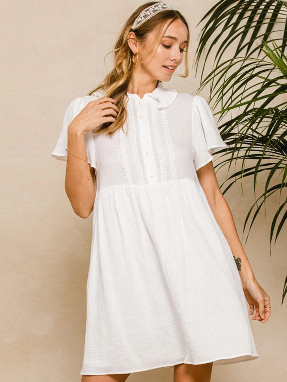 WOMEN'S SHORT SLEEVE RUFFLE BUTTON CLOSURE TUNIC MINI DRESS